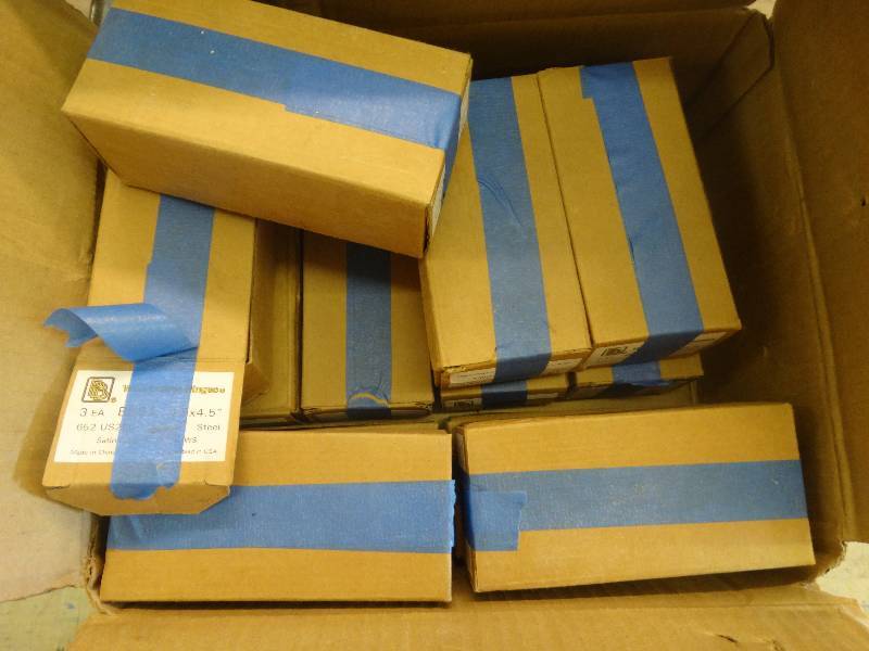 lot 329 image: 12 Boxes Of 412 X 412 Door Henges.