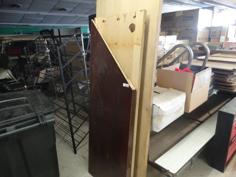 lot 333 image: Wood Table Top & Door.