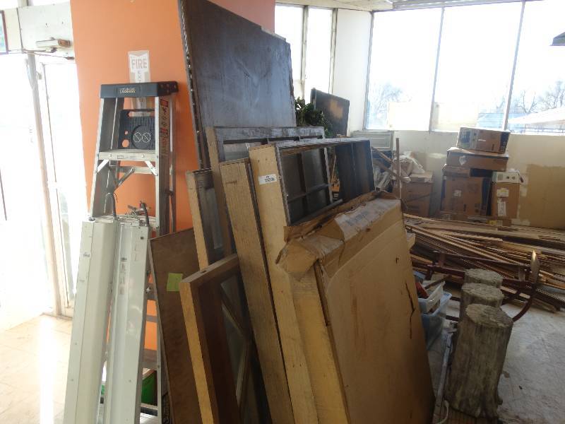 lot 348 image: Window Framer, Panels & Door.