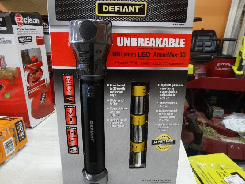 lot 214 image: Defiant Unbreakable 600 Lumen LED Flashlight.