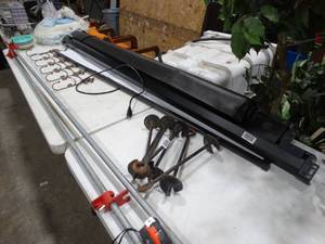 lot 1384 image: 7Ft Wide Projector Screen