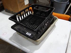 lot 1400 image: Restaurant Trays and Dish Dryer & More