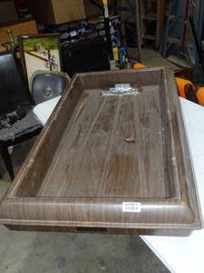 lot 1402 image: Food Service 3 Ft Tray with Drain