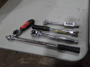 lot 1407 image: Breaker Bars and Socket Wrenches