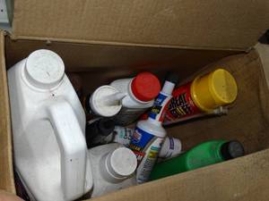 lot 1410 image: Home and Automotive Chemicals - Caulk