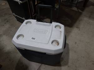 lot 1601 image: Coleman cooler on wheels
