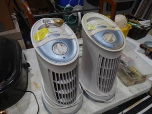 lot 1605 image: Honeywell Desktop Air Purifier