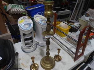 lot 1606 image: Variety of Brass Candle Sticks