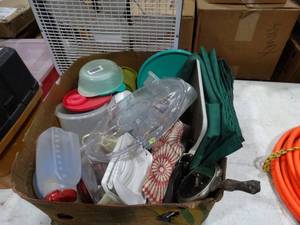 lot 1616 image: Lot of Kitchen Items