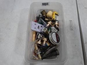 lot 1635 image: Lotof Hose Connectors and More