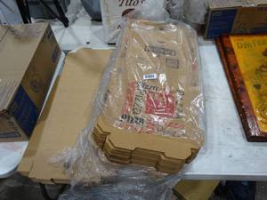 lot 1415 image: Lot of Pizza Boxes