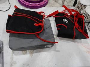 lot 1419 image: Lot of Misc Cases