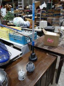 lot 1441 image: Universal Bulb Changing Kit