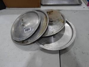 lot 1461 image: Lot of Metal Pan Lids