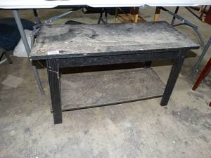 lot 1492 image: Black Wood End Table