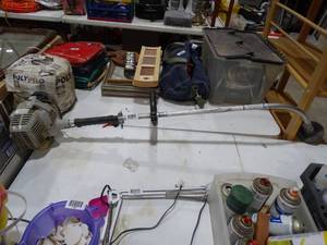 lot 1493 image: Echo 200r Trimmer  Weed-Eater
