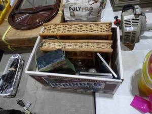 lot 1496 image: Box of Home Decor