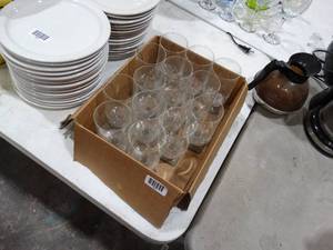 lot 1507 image: Lot of Unique Footed Glass Cups