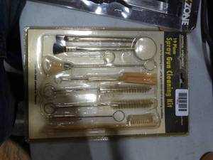 lot 1516 image: Spray Gun Cleaning Kit