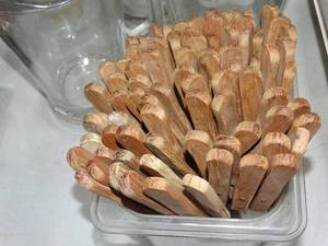 lot 1520 image: Lot of Steak Knifes