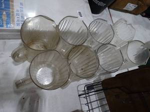 lot 1525 image: Lot of Pitchers