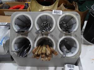 lot 1529 image: Flatware Organizer w Contents