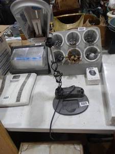 lot 1831 image: Adjustable Desktop Ott-Lite