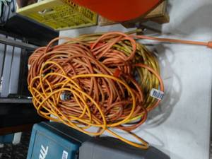 lot 1934 image: Variety of Extension Cords