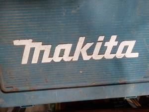lot 1935 image: Makita Drill Charger and Battery