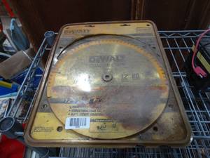 lot 1938 image: Dewalt Saw Blades