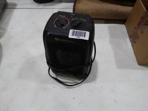 lot 1565 image: Desktop Electric Heater
