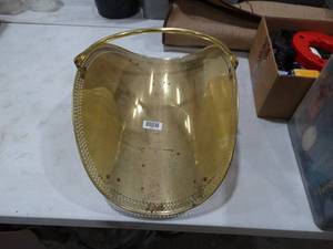lot 1567 image: Brass Firewood Carrier