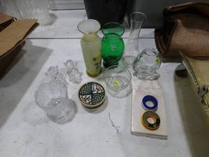 lot 1568 image: Variety of Glassware