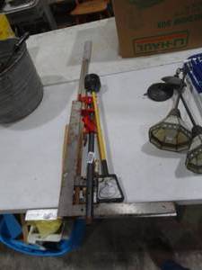 lot 1580 image: Square - Pipe Clamp - Misc Tools