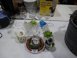 lot 1582 image: Blue - Green - Clear Glass - Decor