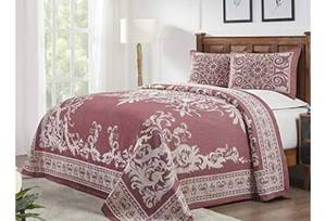 lot 47033 image: Superior Bedspread Set King Berry Red 3 Piece
