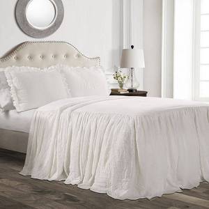 lot 47229 image: Ruffle Skirt 3-Piece King Bedspread Set