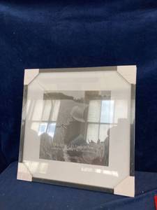 lot 16113 image: PICTURE FRAME 2 18x18in BLACK FRAME