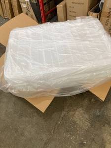 lot 16119 image: PLASTIC STORAGE TOTES SET OF 3 ,28x16x6in WITH LIDS