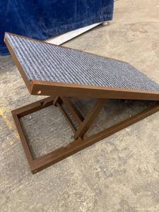 lot 16120 image: PET RAMP FOR AUTO OR BED DARK WOOD