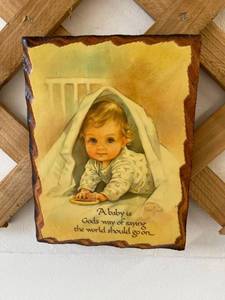 lot 5694 image: vintage baby Plaque