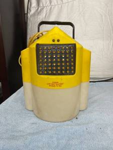 lot 4156 image: minnow bucket