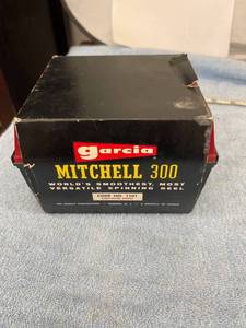 lot 4220 image: Garcia Mitchell 300 box