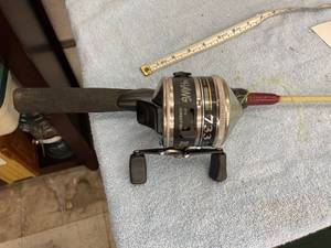 lot 4245 image: Zebco 733 6 foot rod