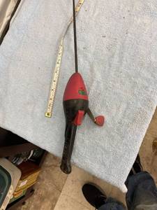 lot 4248 image: Zebco hot reels