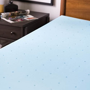 lot 30489 image: Ventilated Gel Memory Foam Mattress Topper - Queen