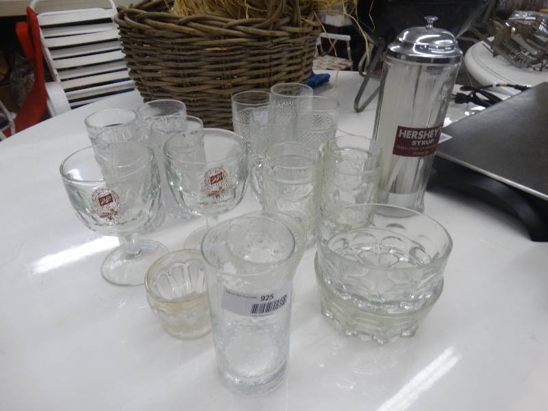 lot 925 image: Lot Of Glass, 5 Set, 3 Pieces Misc.
