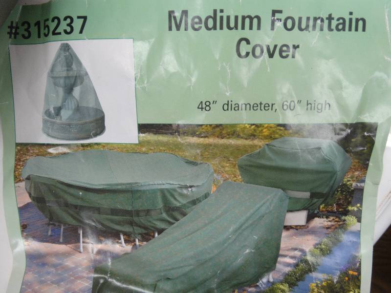 lot 926 image: Fountain Cover.