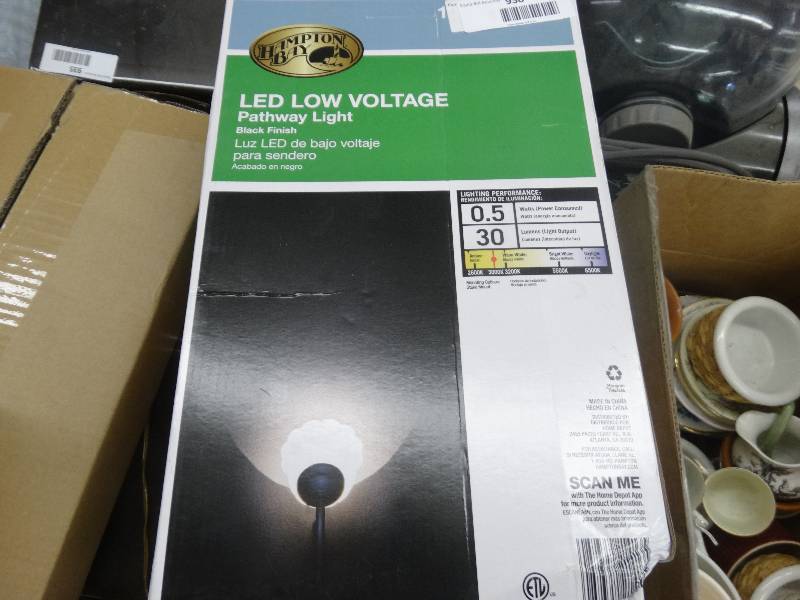 lot 930 image: Hampton LED Low Voltage Pathway Light.