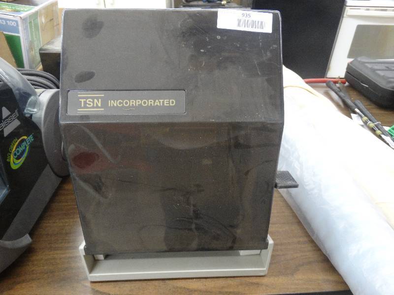 lot 935 image: Tsn Incorporated Bio-Pruf Paper Towel Dispenser.